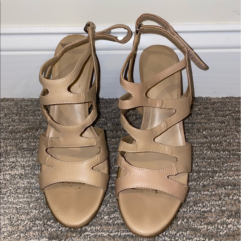 Naturalizer sandals